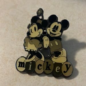 Mickey & Minnie Mouse pin